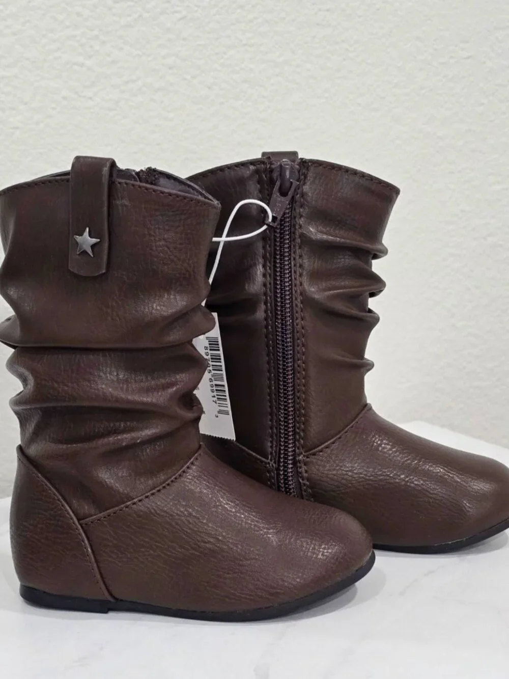 The Children’s Place ✦ Brown Slouchy Boots ✦ Star‑Accent Pull Tab Side Zipper 5